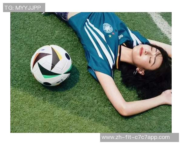 足球辣妹装引领时尚潮流展现青春活力与运动魅力的完美结合